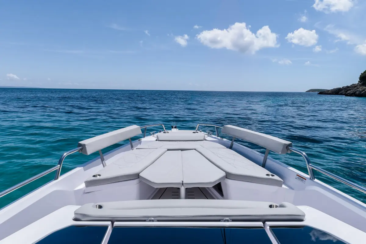 Axopar 28, main deck — Monaco Lux Yachts, Monaco. Axopar 28 — 30m
