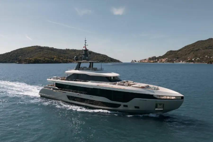 Azimut 116, внешний вид — Monaco Lux Yachts, Монако. Azimut 116 — 36m