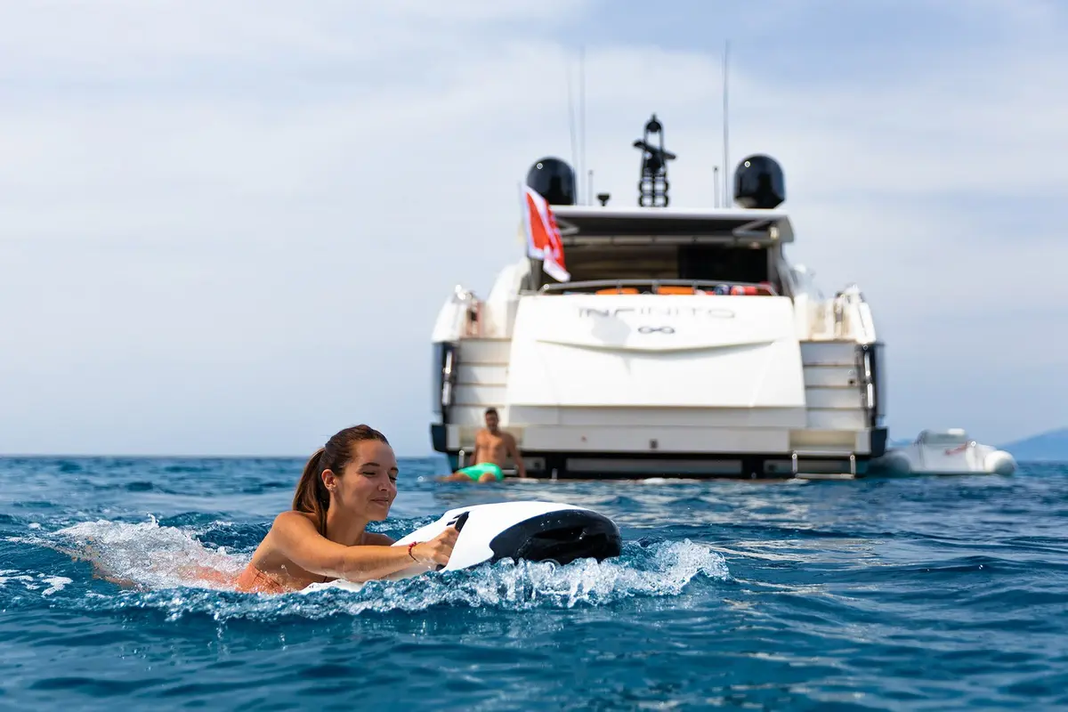 Azimut 53, main deck — Monaco Lux Yachts, Monaco. Azimut 53 — 17m