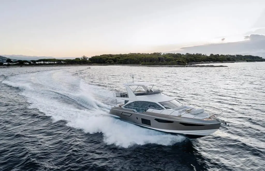 Azimut 60 Fly, salon — Monaco Lux Yachts, Monaco. Azimut 60 Fly — 20m