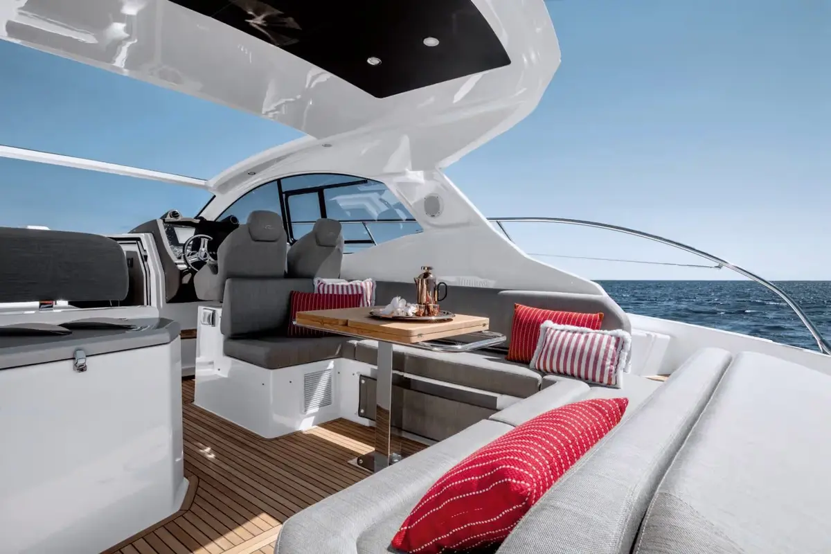 Azimut 45, main deck — Monaco Lux Yachts, Monaco. Azimut 45 — 13.7m