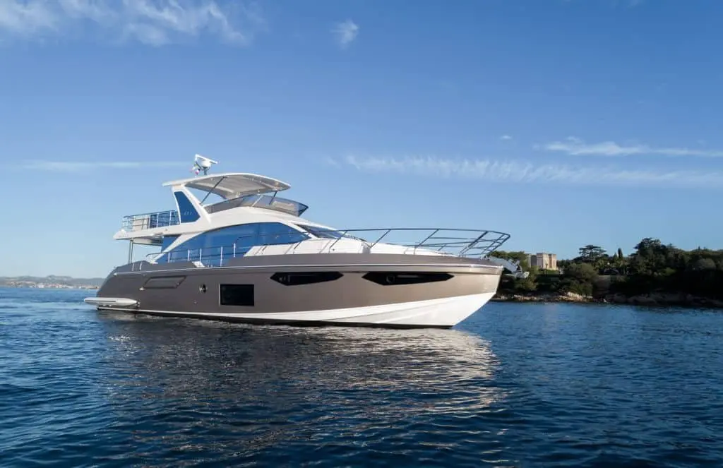 Azimut 60, main deck — Monaco Lux Yachts, Monaco. Azimut 60 — 18.5m