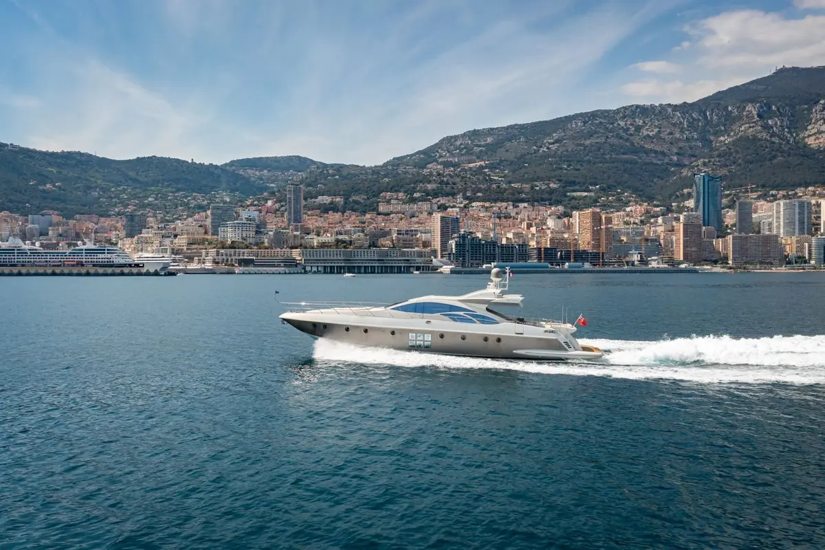 Azimut 86, main deck — Monaco Lux Yachts, Monaco. Azimut 86 — 26m
