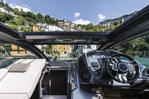 Cranchi M44 HT, salon — Monaco Lux Yachts, Monaco. Cranchi M44 HT — 14m