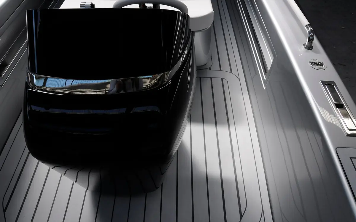 Dariel 7.5m, кормовая палуба — Monaco Lux Yachts, Монако. Dariel 7.5m — 7.5m