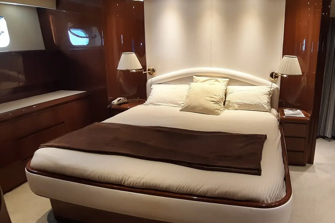 Falcon 80S, salon — Monaco Lux Yachts, Monaco. Falcon 80S — 24m