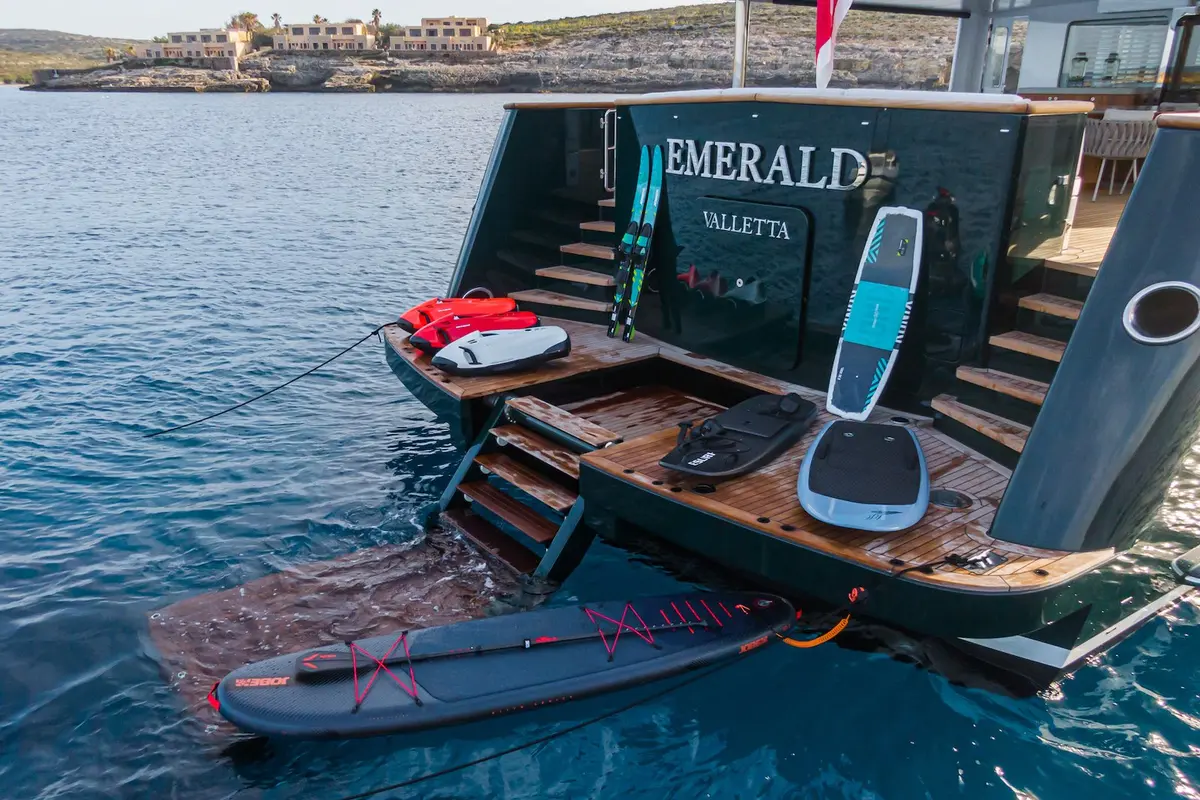 Emerald, master cabin — Monaco Lux Yachts, Monaco. Emerald — 50m