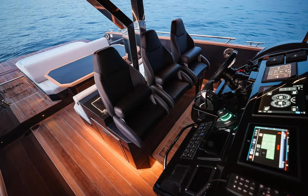 Forza 37, master cabin — Monaco Lux Yachts, Monaco. Forza 37 — 20m