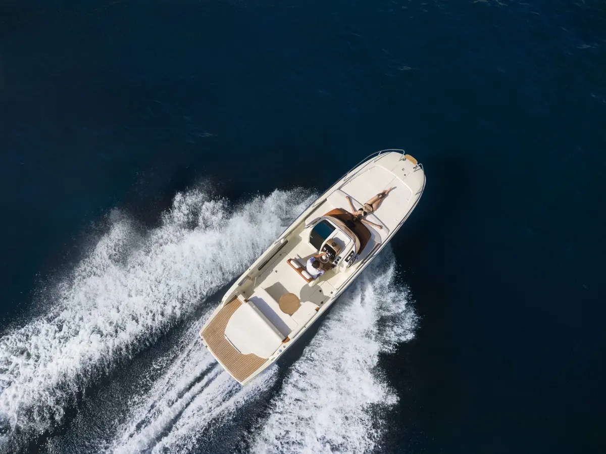 Invictus 280, main deck — Monaco Lux Yachts, Monaco. Invictus 280 — 9m