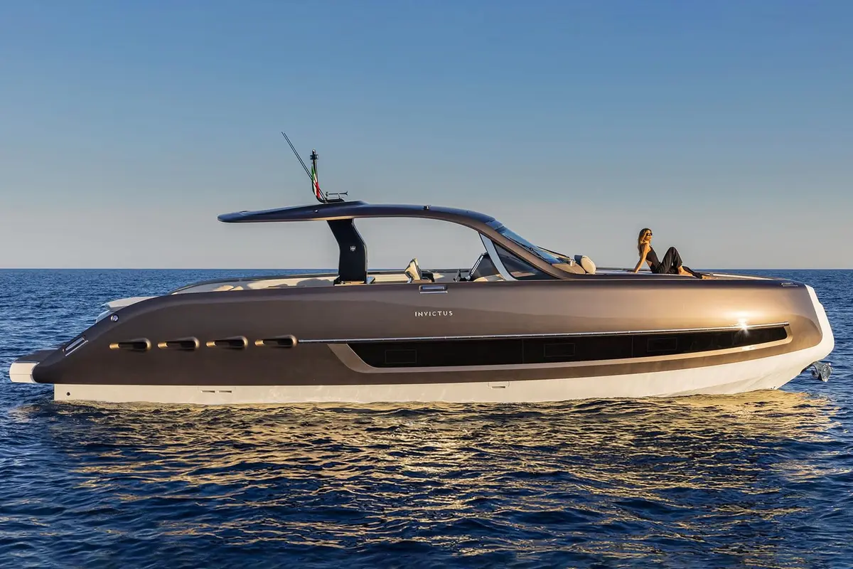Invictus 460, exterior — Monaco Lux Yachts, Monaco. Invictus 460 — 14.4m