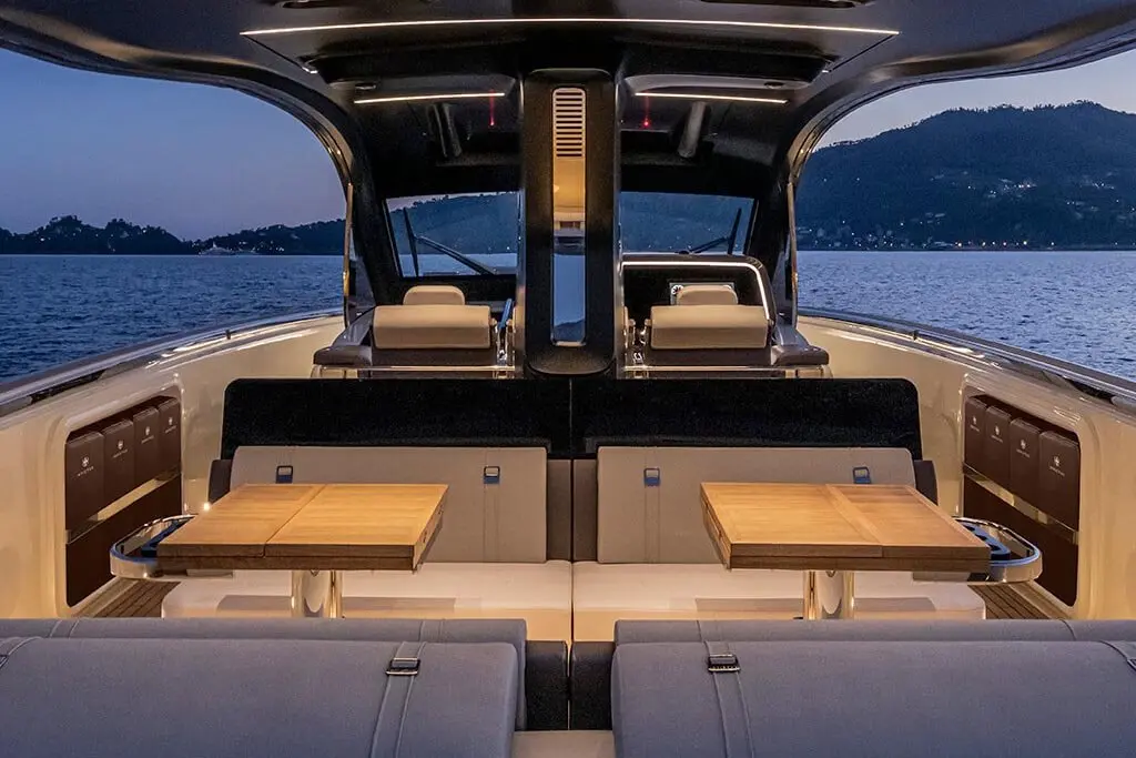 Invictus 460, master cabin — Monaco Lux Yachts, Monaco. Invictus 460 — 14.4m