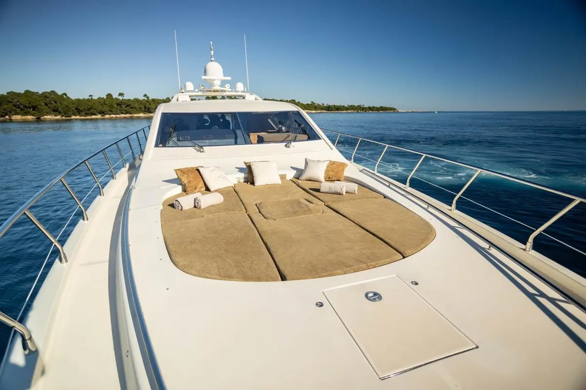 Leopard 24, salon — Monaco Lux Yachts, Monaco. Leopard 24 — 24m