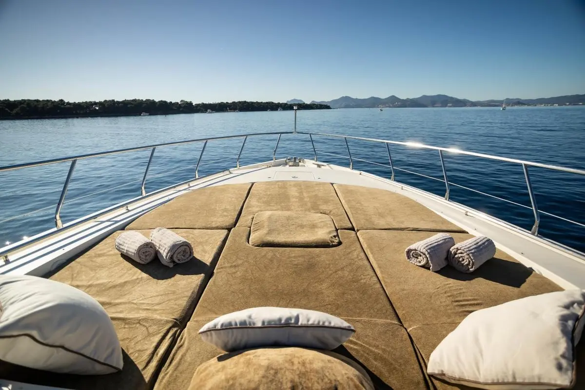Leopard 24, flybridge — Monaco Lux Yachts, Monaco. Leopard 24 — 24m