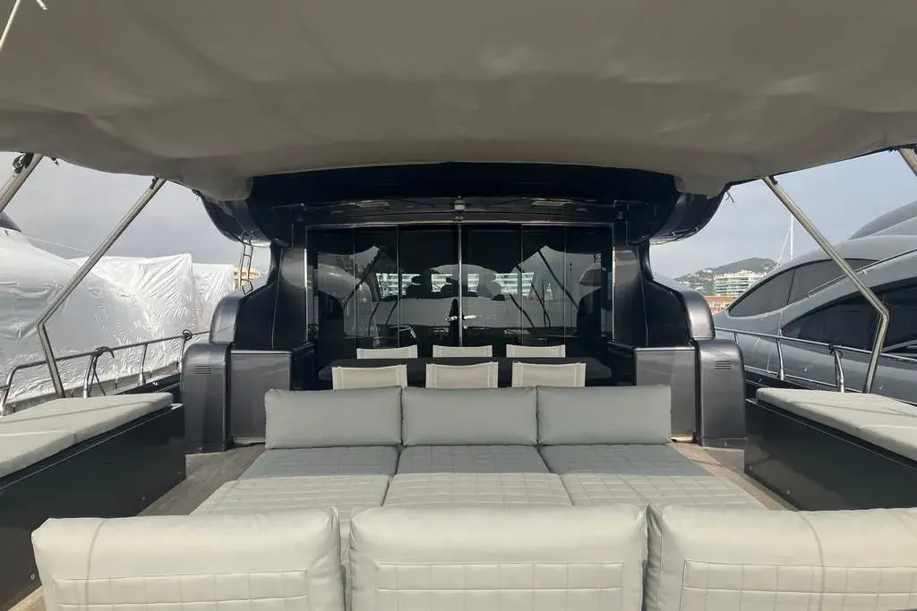 Leopard 31, salon — Monaco Lux Yachts, Monaco. Leopard 31 — 31m