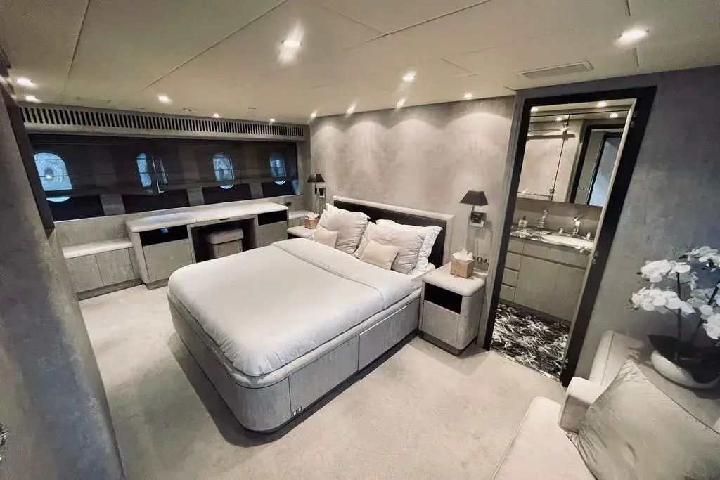 Leopard 31, master cabin — Monaco Lux Yachts, Monaco. Leopard 31 — 31m