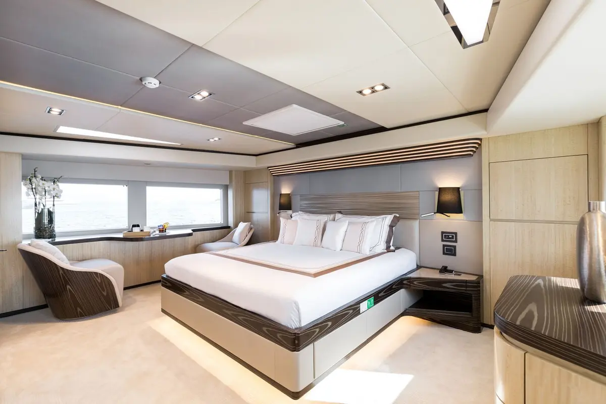 Majesty 100, salon — Monaco Lux Yachts, Monaco. Majesty 100 — 32m