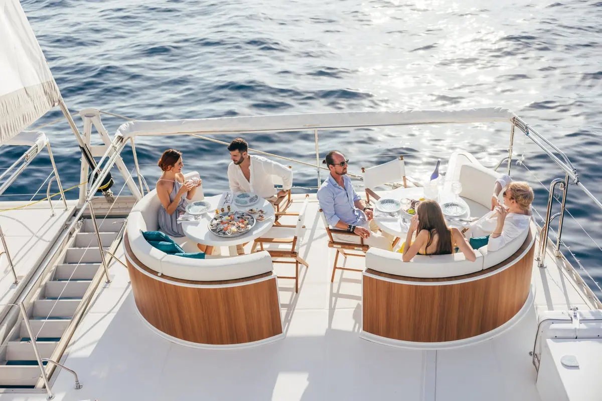 Manana Yacht, cubierta de popa — Monaco Lux Yachts, Mónaco. Manana Yacht — 20.8m