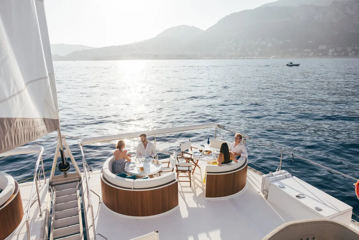 Manana Yacht, flybridge — Monaco Lux Yachts, Mónaco. Manana Yacht — 20.8m