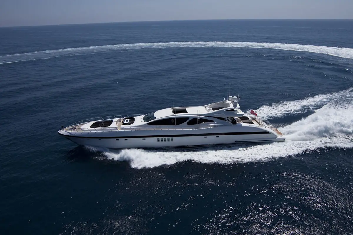 Mangusta 130, exterior — Monaco Lux Yachts, Mónaco. Mangusta 130 — 40m