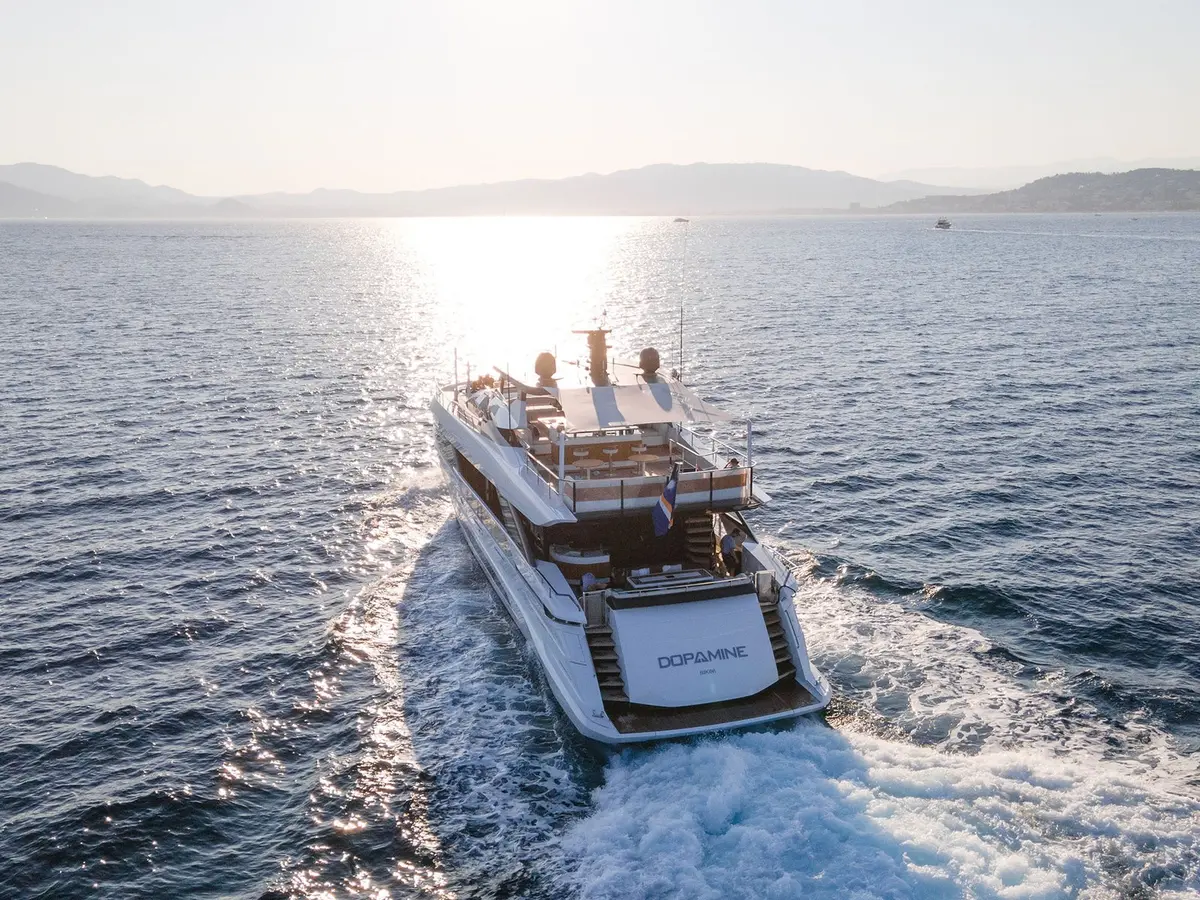 Mangusta 33, flybridge — Monaco Lux Yachts, Monaco. Mangusta 33 — 33m