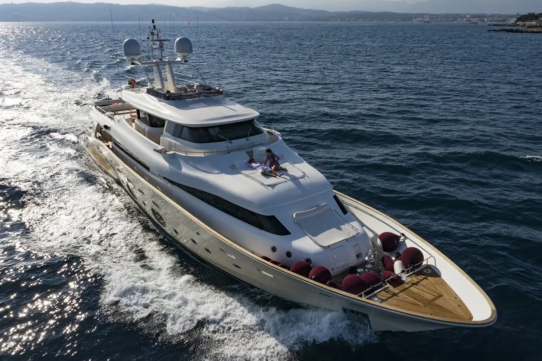 Navetta 33, кормовая палуба — Monaco Lux Yachts, Монако. Navetta 33 — 33m