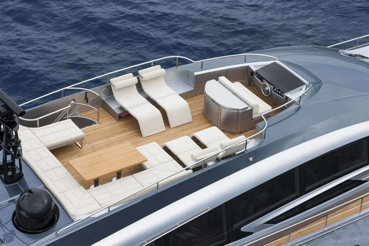 Pershing 108, master cabin — Monaco Lux Yachts, Monaco. Pershing 108 — 33m
