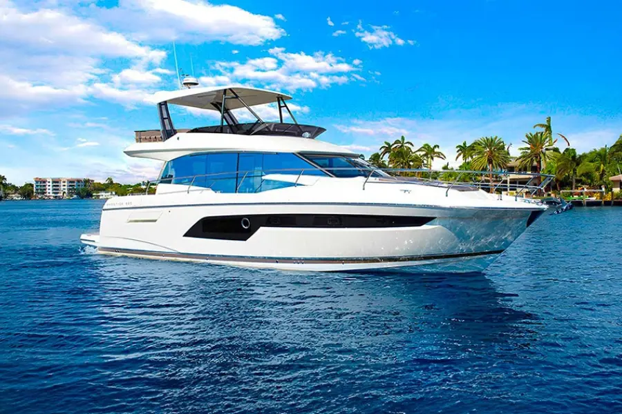 Prestige 520 Fly, exterior — Monaco Lux Yachts, Monaco. Prestige 520 Fly — 15m