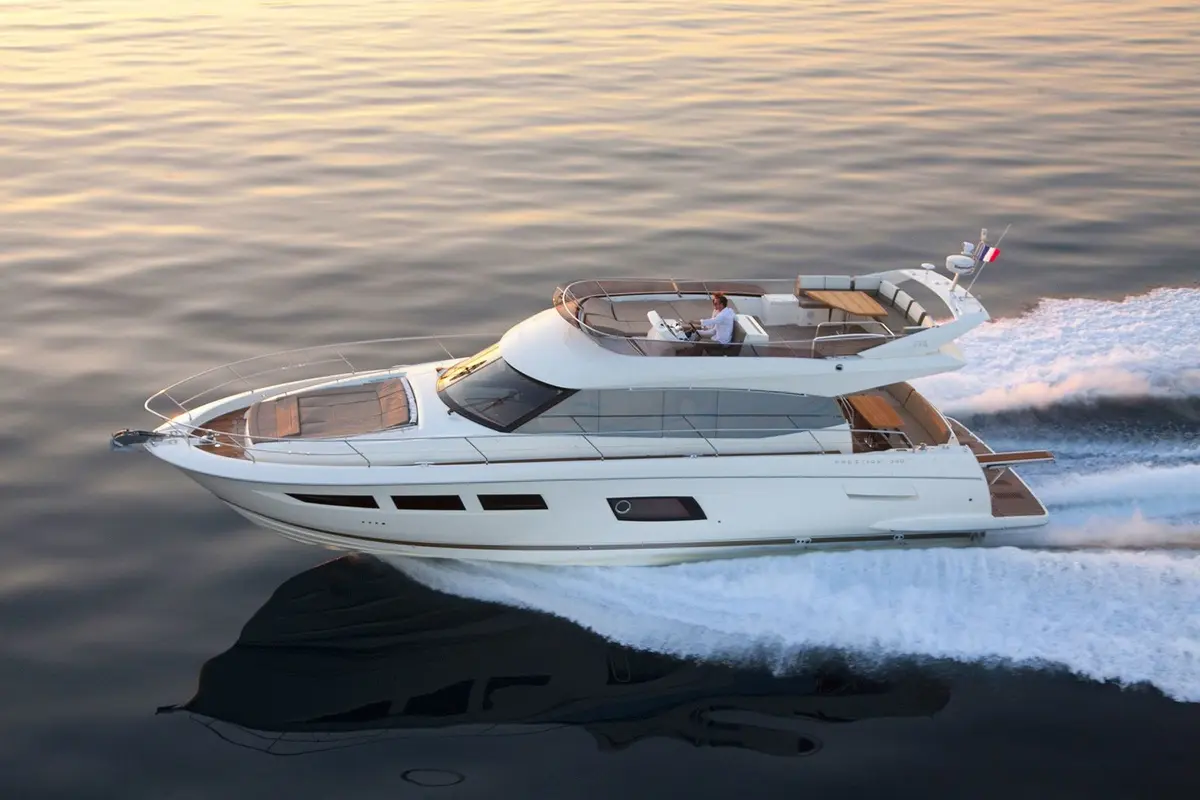 Prestige 550 FLY, внешний вид — Monaco Lux Yachts, Монако. Prestige 550 FLY — 18m