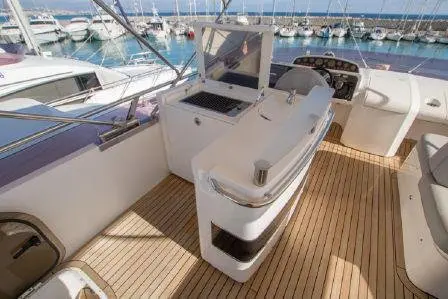 Princess 64 Fly, главная каюта — Monaco Lux Yachts, Монако. Princess 64 Fly — 20m