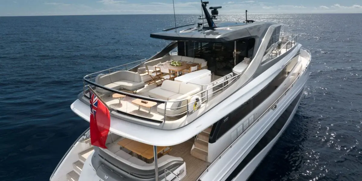 Princess Y80, cubierta principal — Monaco Lux Yachts, Mónaco. Princess Y80 — 25m