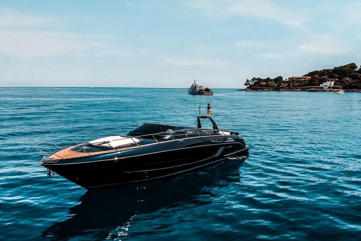 Riva 56 Rivale, salon — Monaco Lux Yachts, Monaco. Riva 56 Rivale — 17m
