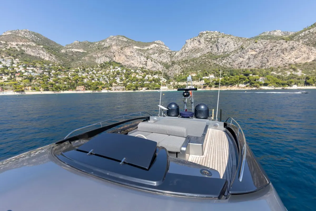 Riva 86 Domino, salon — Monaco Lux Yachts, Monaco. Riva 86 Domino — 26m