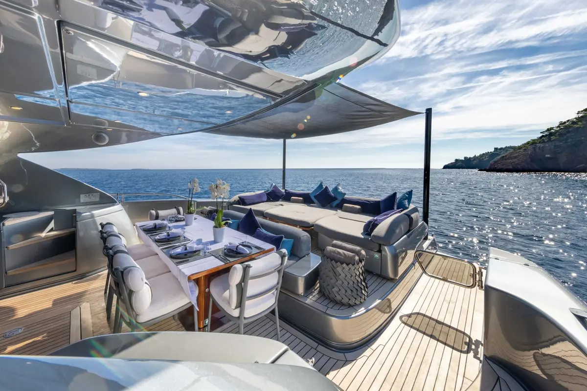 Riva 86 Domino, flybridge — Monaco Lux Yachts, Monaco. Riva 86 Domino — 26m