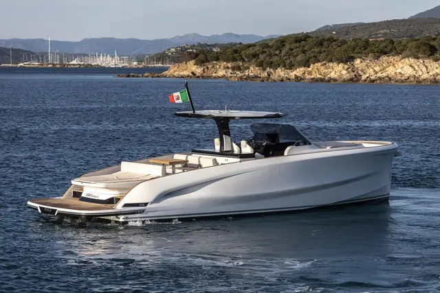 Solaris 44 — Monaco Lux Yachts, Mónaco