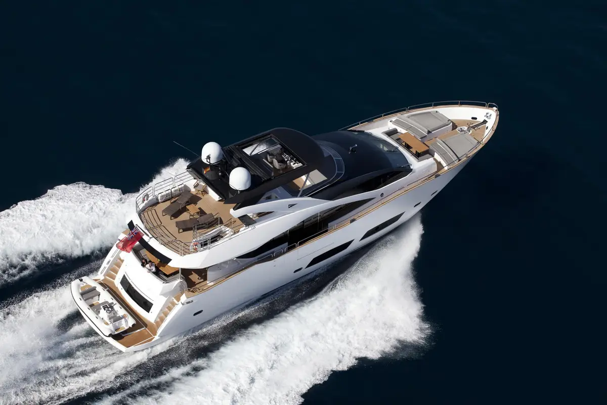 Sunseeker 28, salon — Monaco Lux Yachts, Monaco. Sunseeker 28 — 28m