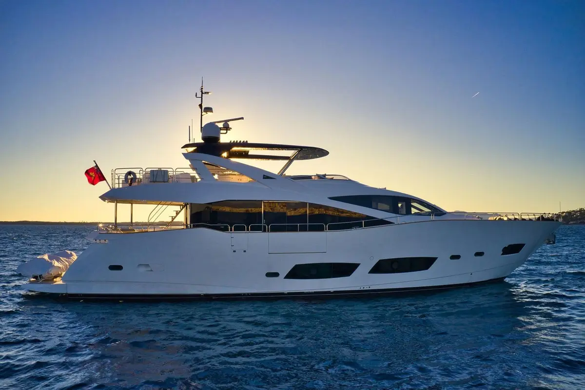 Sunseeker 95, exterior — Monaco Lux Yachts, Monaco. Sunseeker 95 — 29m