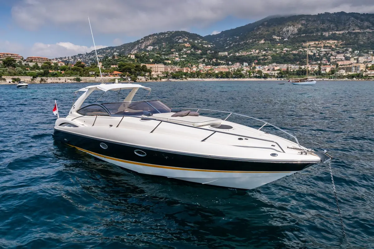 Superhawk 34, salon — Monaco Lux Yachts, Monaco. Superhawk 34 — 11m