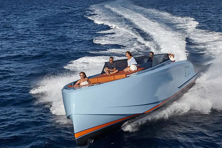 Vanquish VQ60, кормовая палуба — Monaco Lux Yachts, Монако. Vanquish VQ60 — 18.3m